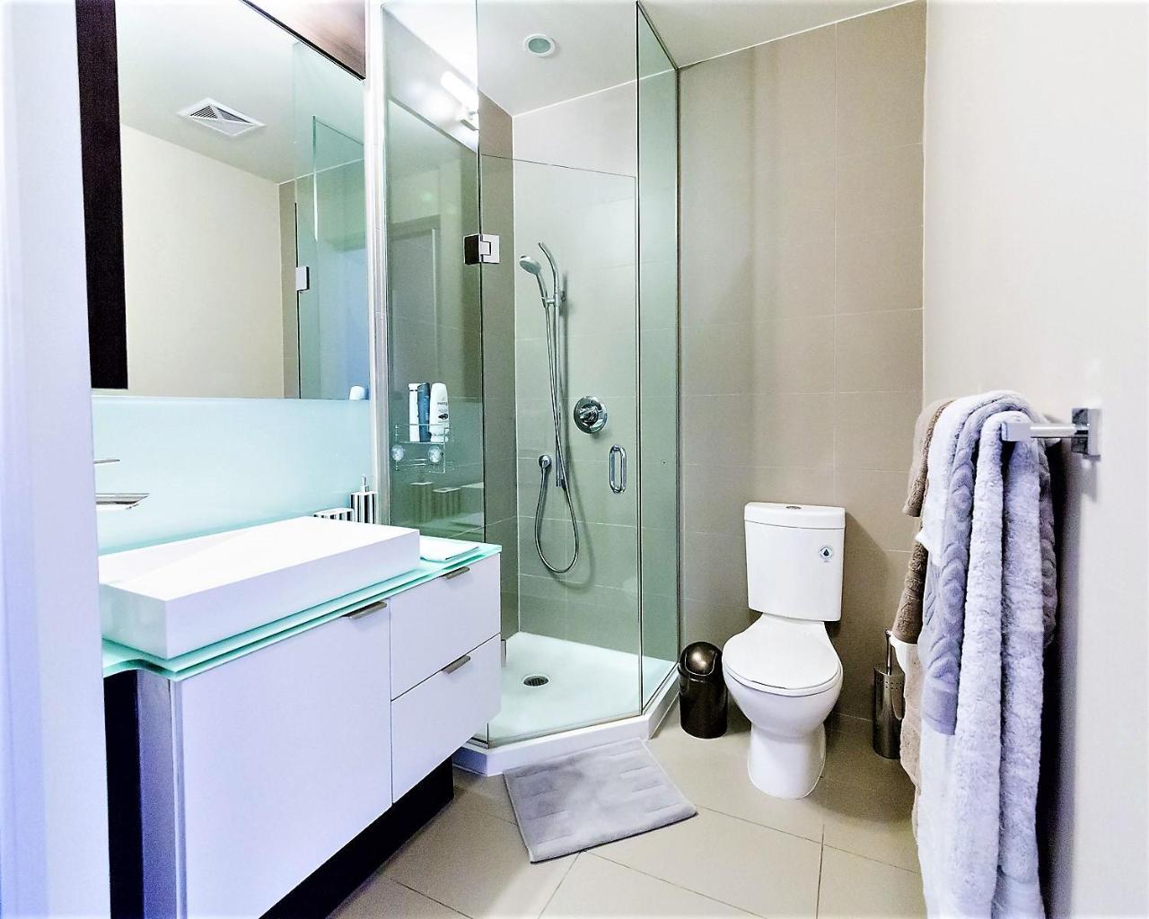 Upscale Suite At Cn Tower, Metro Convention & Rogers Centre Toronto Exterior foto